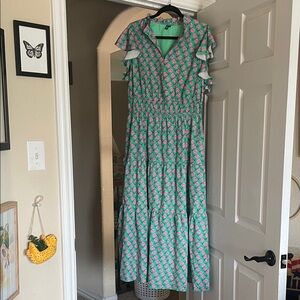 Kranda dress, green background with rose print, size extra large